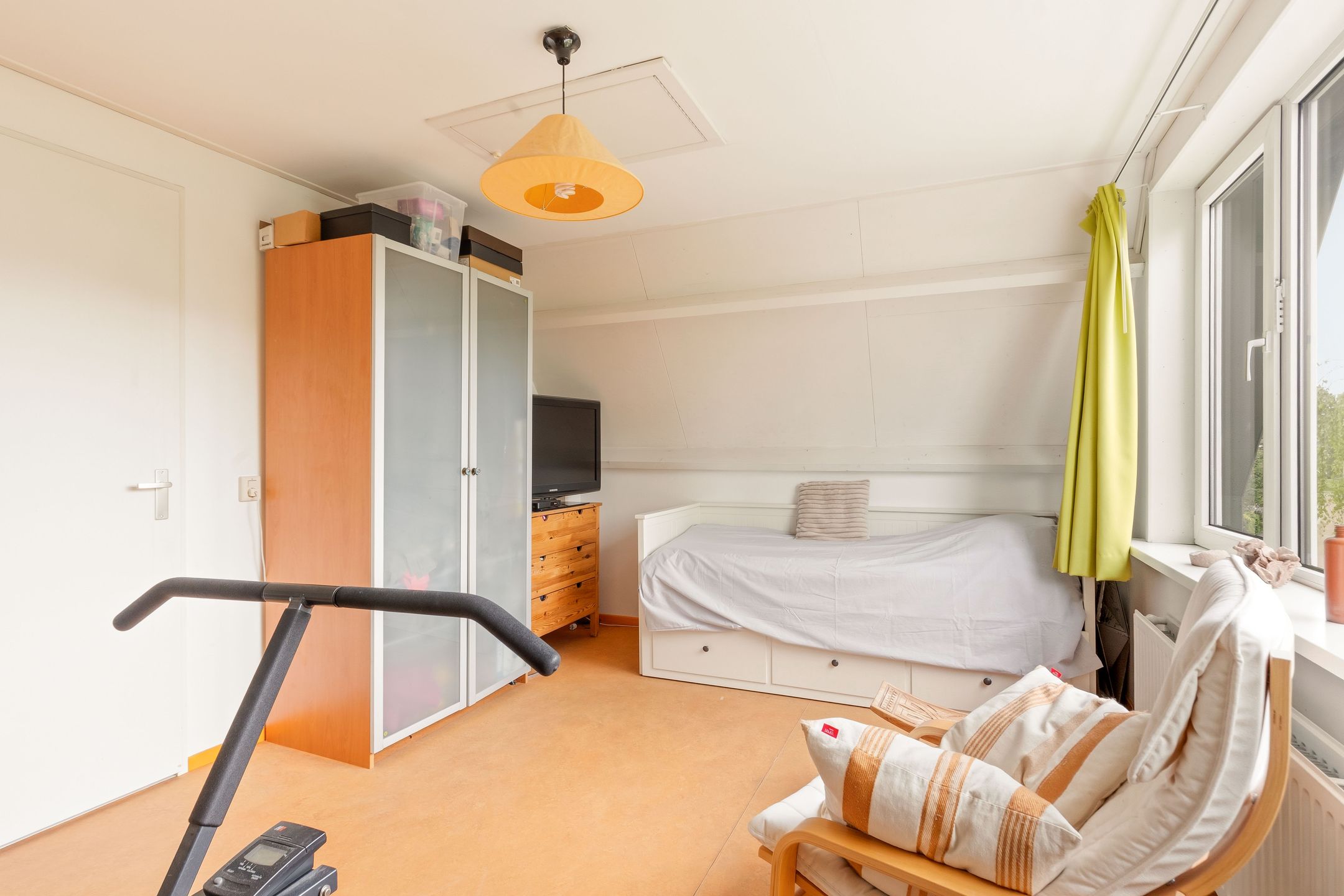 Spacious Six-Bedroom Family Home with Two Bathrooms Near Amstelveen City Centre — 27