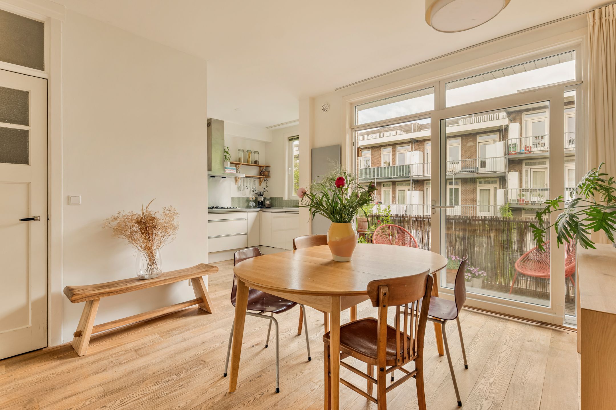 Spacious Four Bedroom Apartment with Rooftop Terrace in Vibrant West Amsterdam — 12