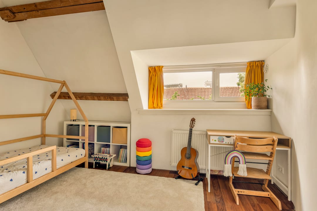 Spacious Four Bedroom Apartment with Rooftop Terrace in Vibrant West Amsterdam — 26
