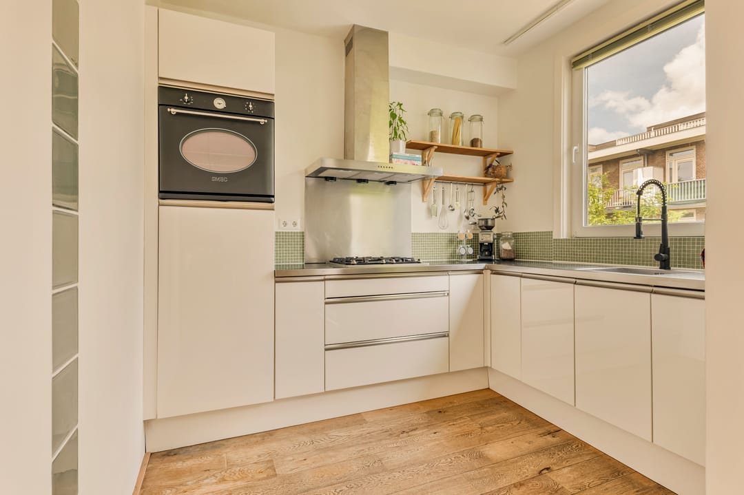 Spacious Four Bedroom Apartment with Rooftop Terrace in Vibrant West Amsterdam — 7