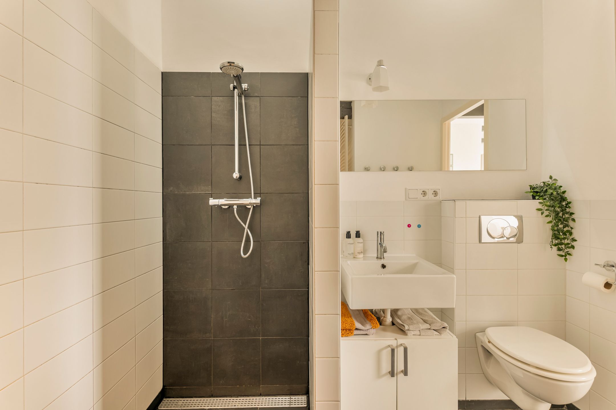 Spacious Four Bedroom Apartment with Rooftop Terrace in Vibrant West Amsterdam — 21