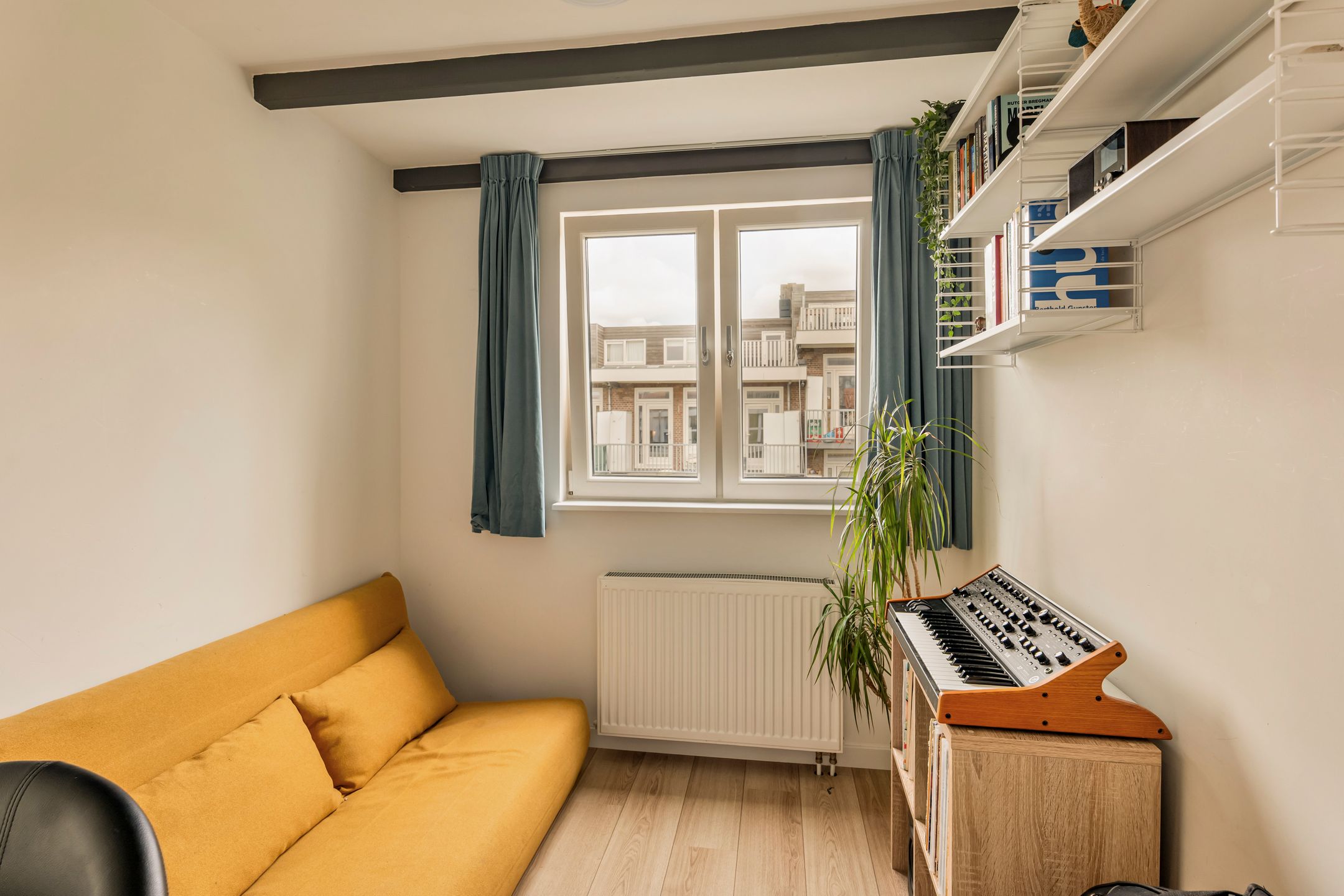 Spacious Four Bedroom Apartment with Rooftop Terrace in Vibrant West Amsterdam — 27