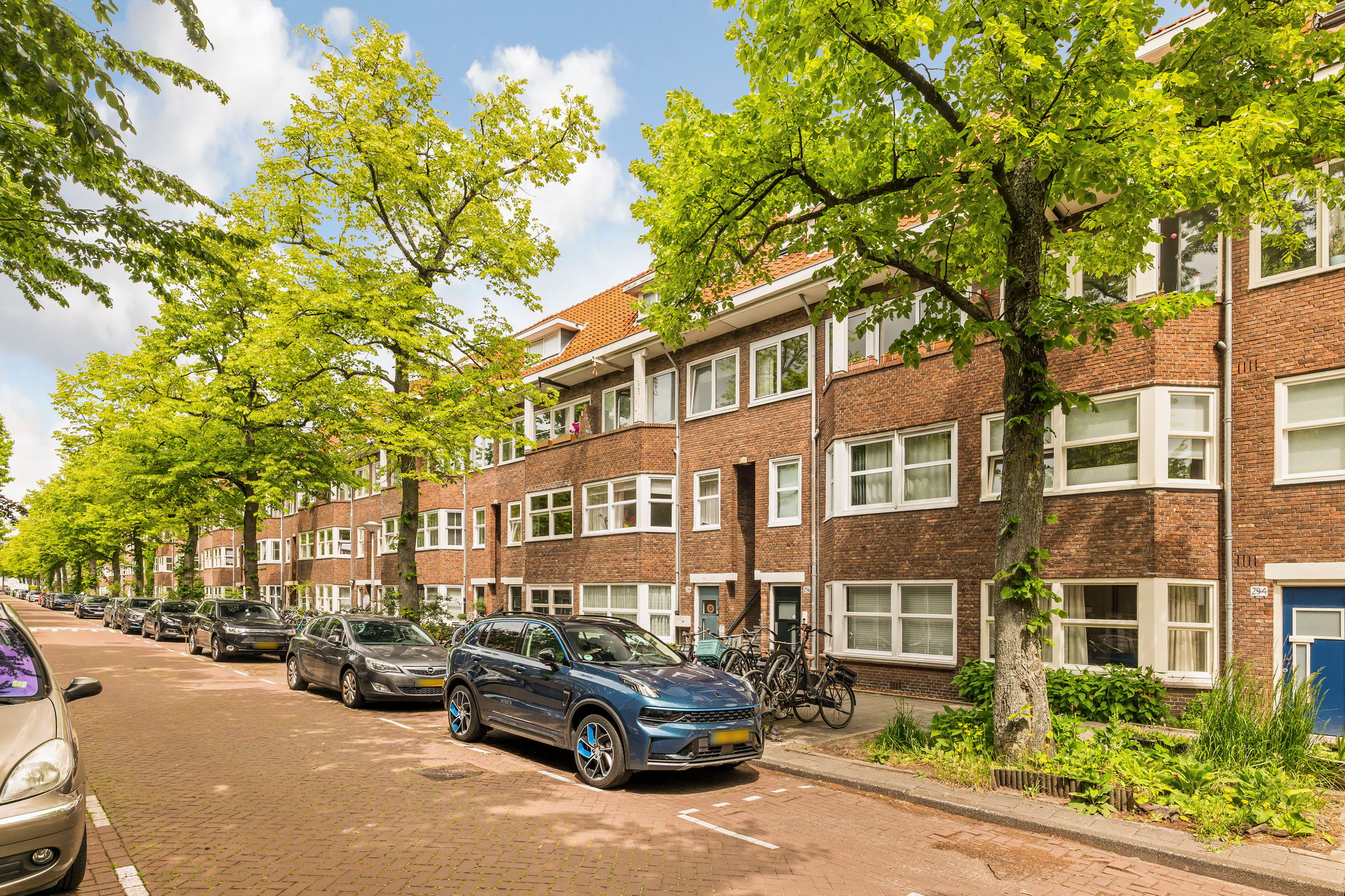 Spacious Four Bedroom Apartment with Rooftop Terrace in Vibrant West Amsterdam — 33