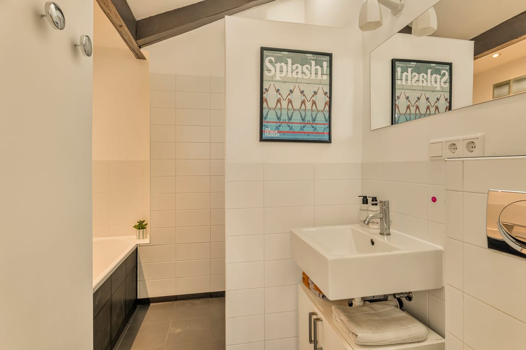 Spacious Four Bedroom Apartment with Rooftop Terrace in Vibrant West Amsterdam — 22