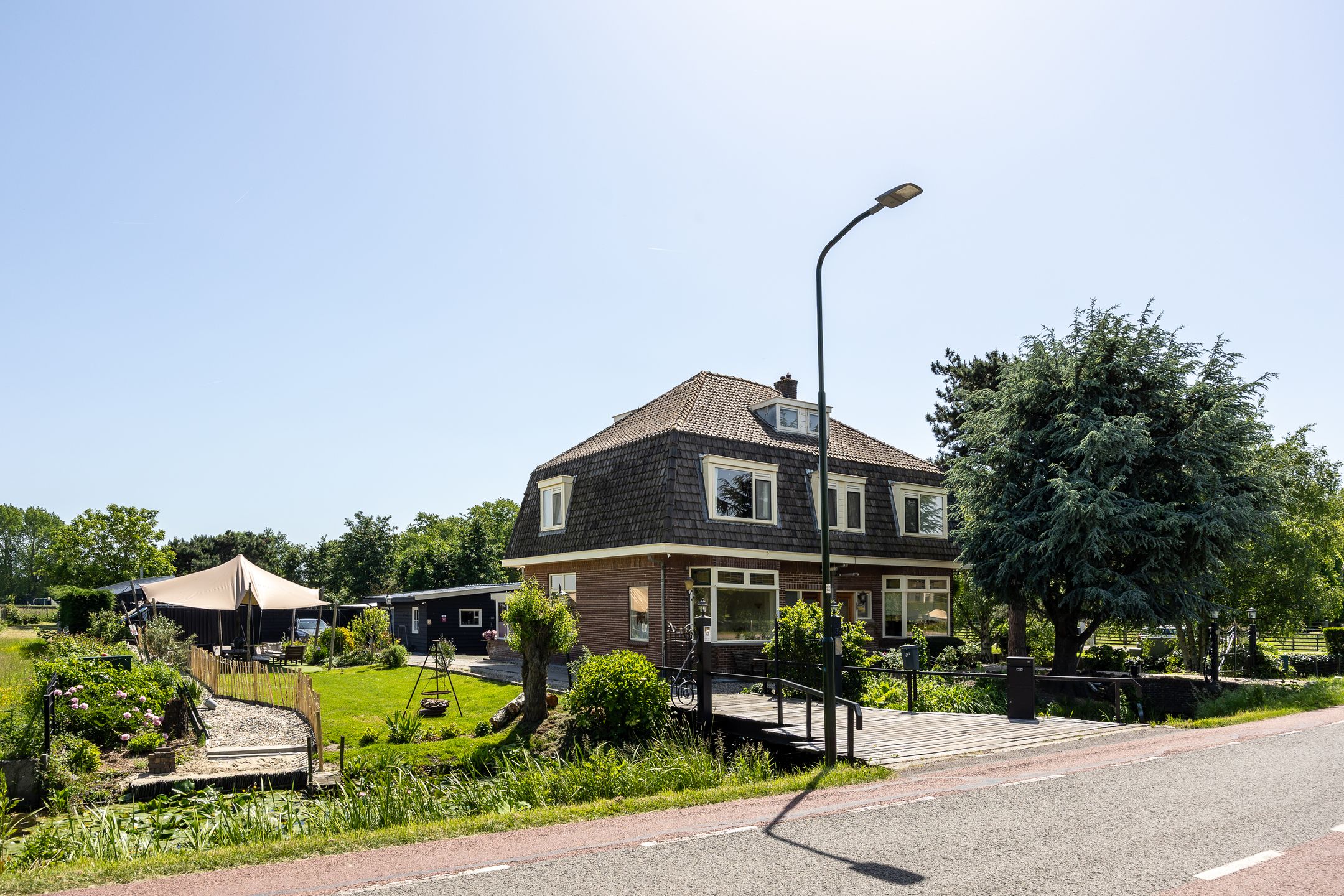 Waterfront Semi-Detached Home with Private Dock on the Vecht River — 39