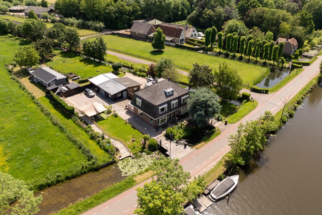 Waterfront Semi-Detached Home with Private Dock on the Vecht River — 52