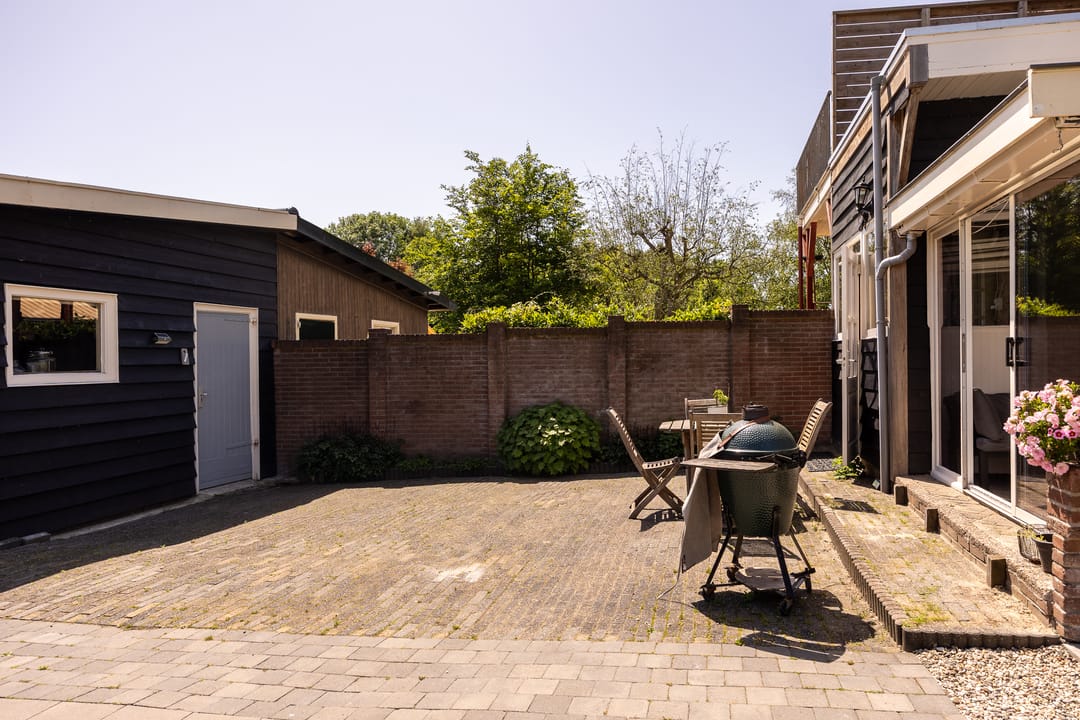 Waterfront Semi-Detached Home with Private Dock on the Vecht River — 46
