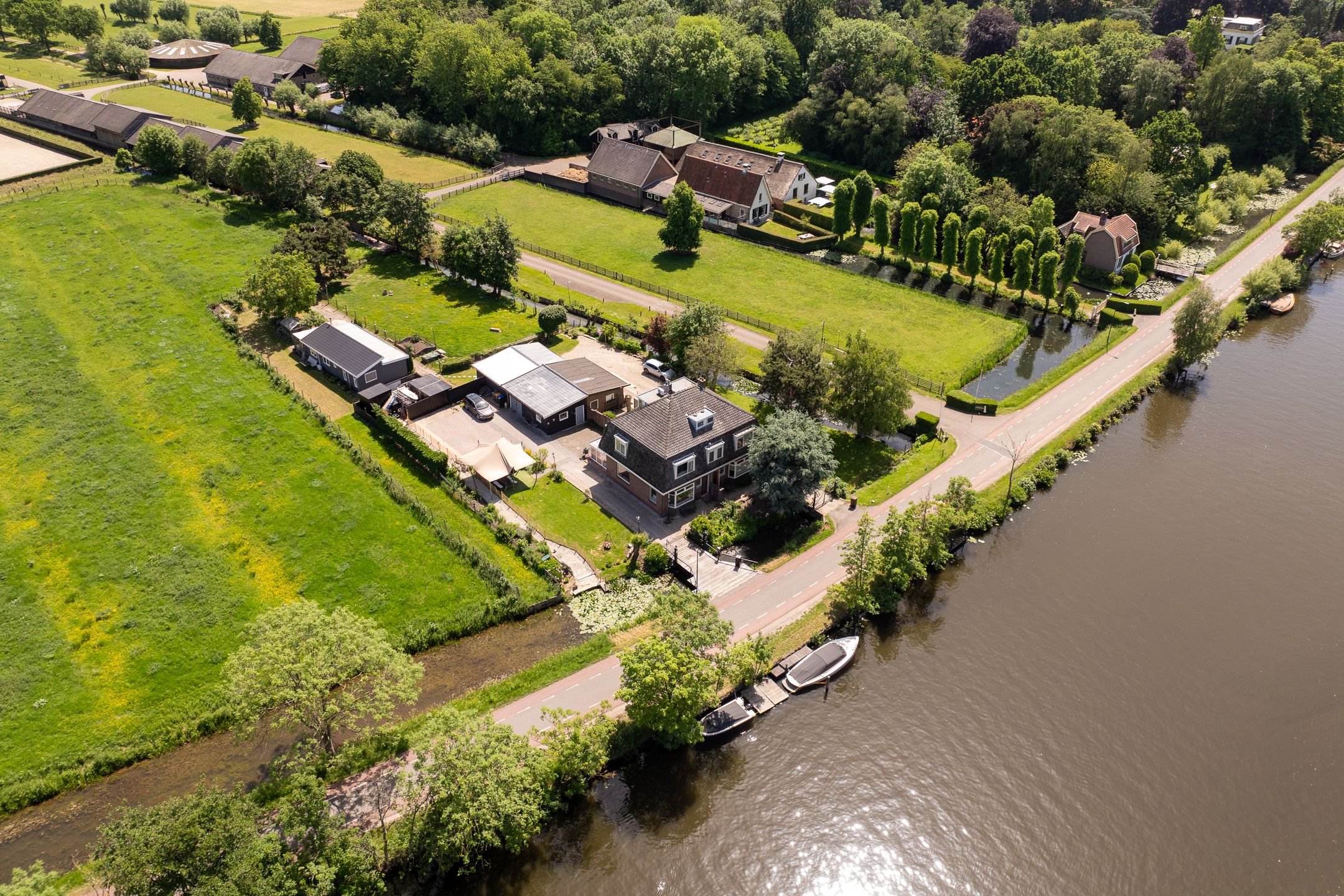Waterfront Semi-Detached Home with Private Dock on the Vecht River — 51