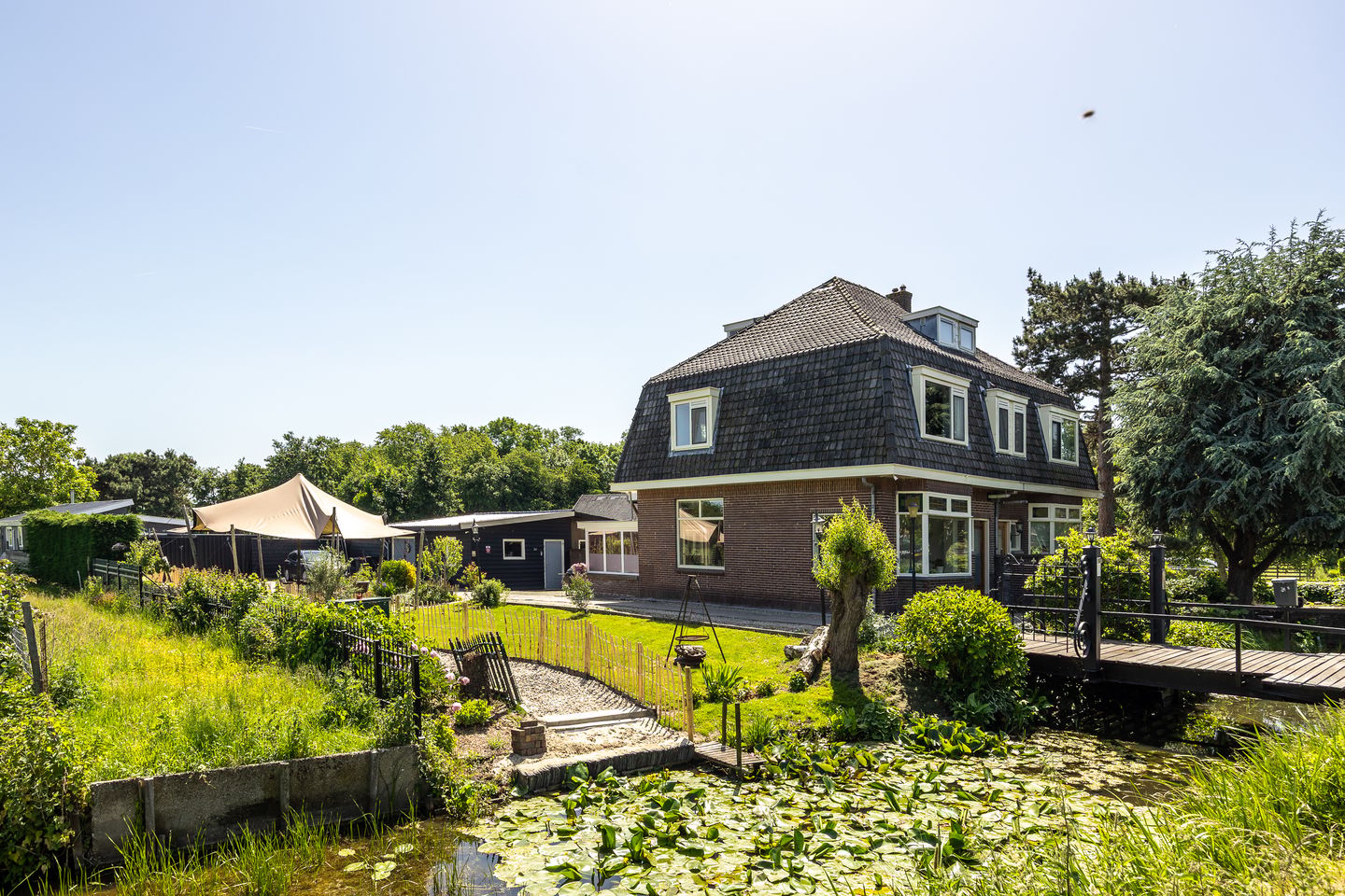 Waterfront Semi-Detached Home with Private Dock on the Vecht River — 40
