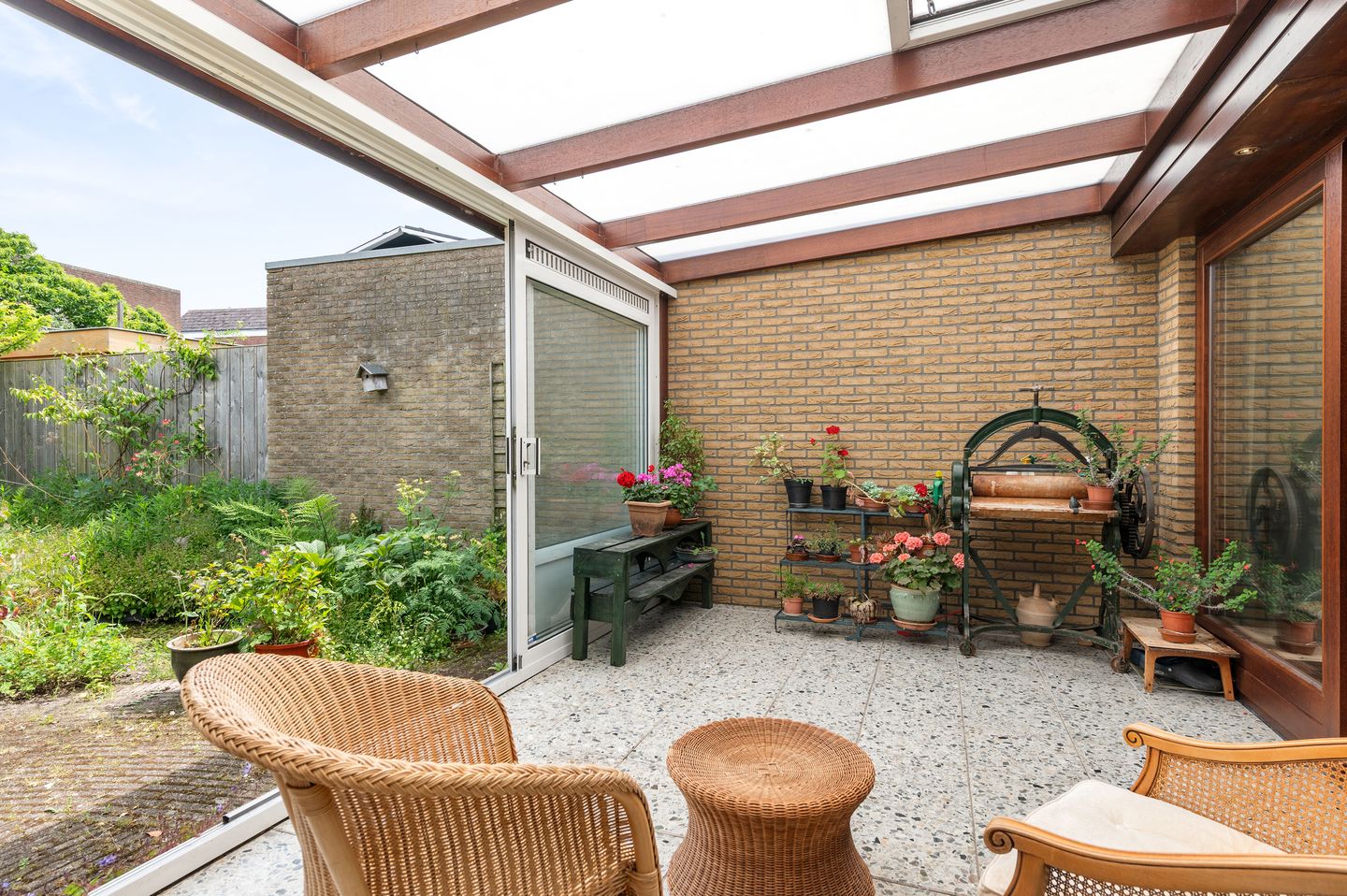 Spacious Semi-Detached Home with Ground Floor Living in Quiet Driehuis Location — 25