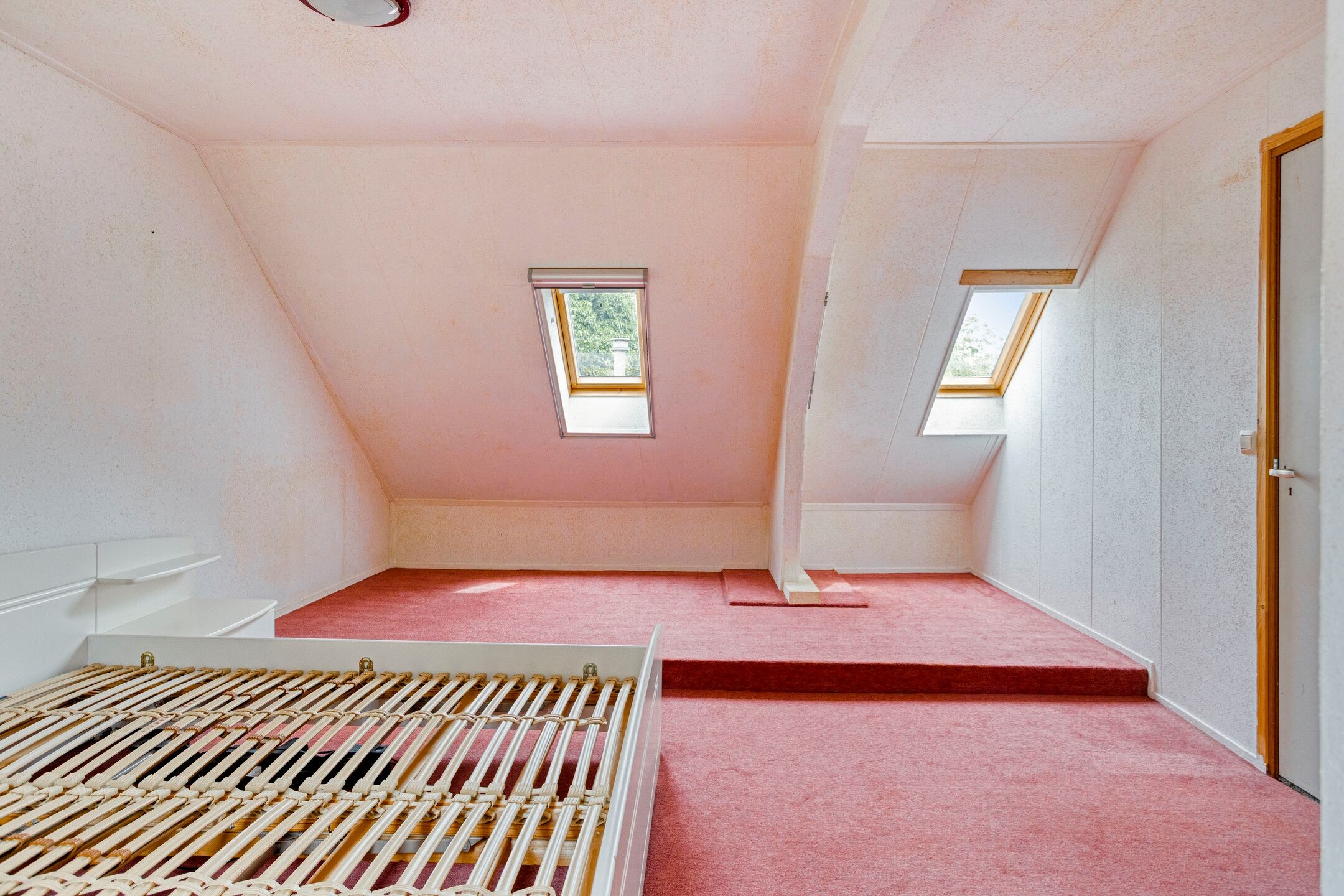 Charming Character Home with Deep Garden in Ellewoutsdijk — 18