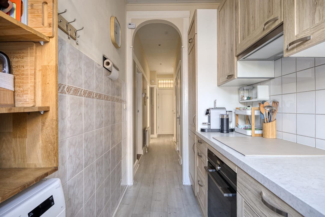 Spacious Ground Floor Apartment with Private Garden in The Hague — 16