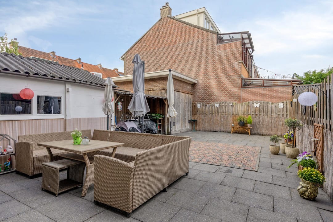 Spacious Ground Floor Apartment with Private Garden in The Hague — 17