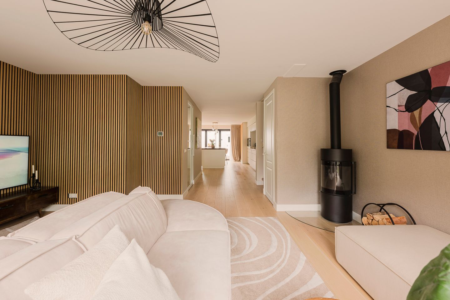 Renovated Family Home with Guest Suite and South West Garden in Huizen — 19