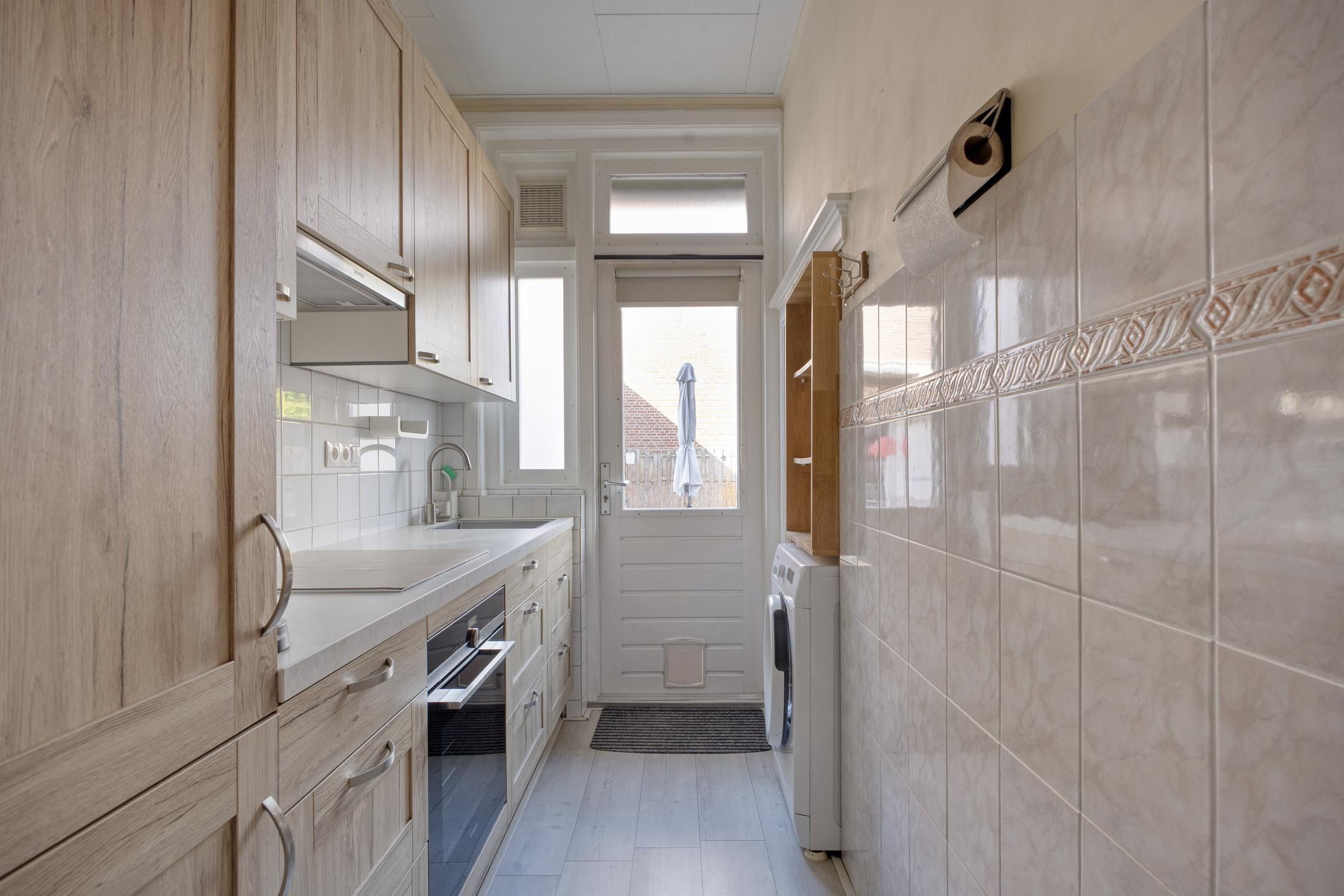 Spacious Ground Floor Apartment with Private Garden in The Hague — 15