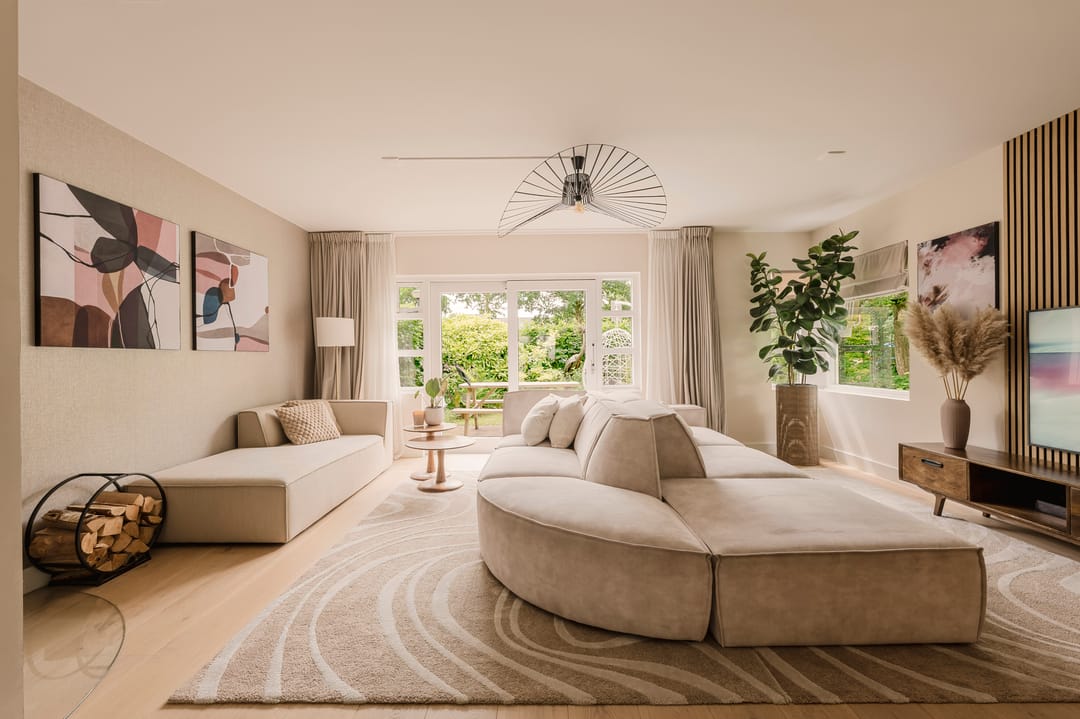 Renovated Family Home with Guest Suite and South West Garden in Huizen — 16