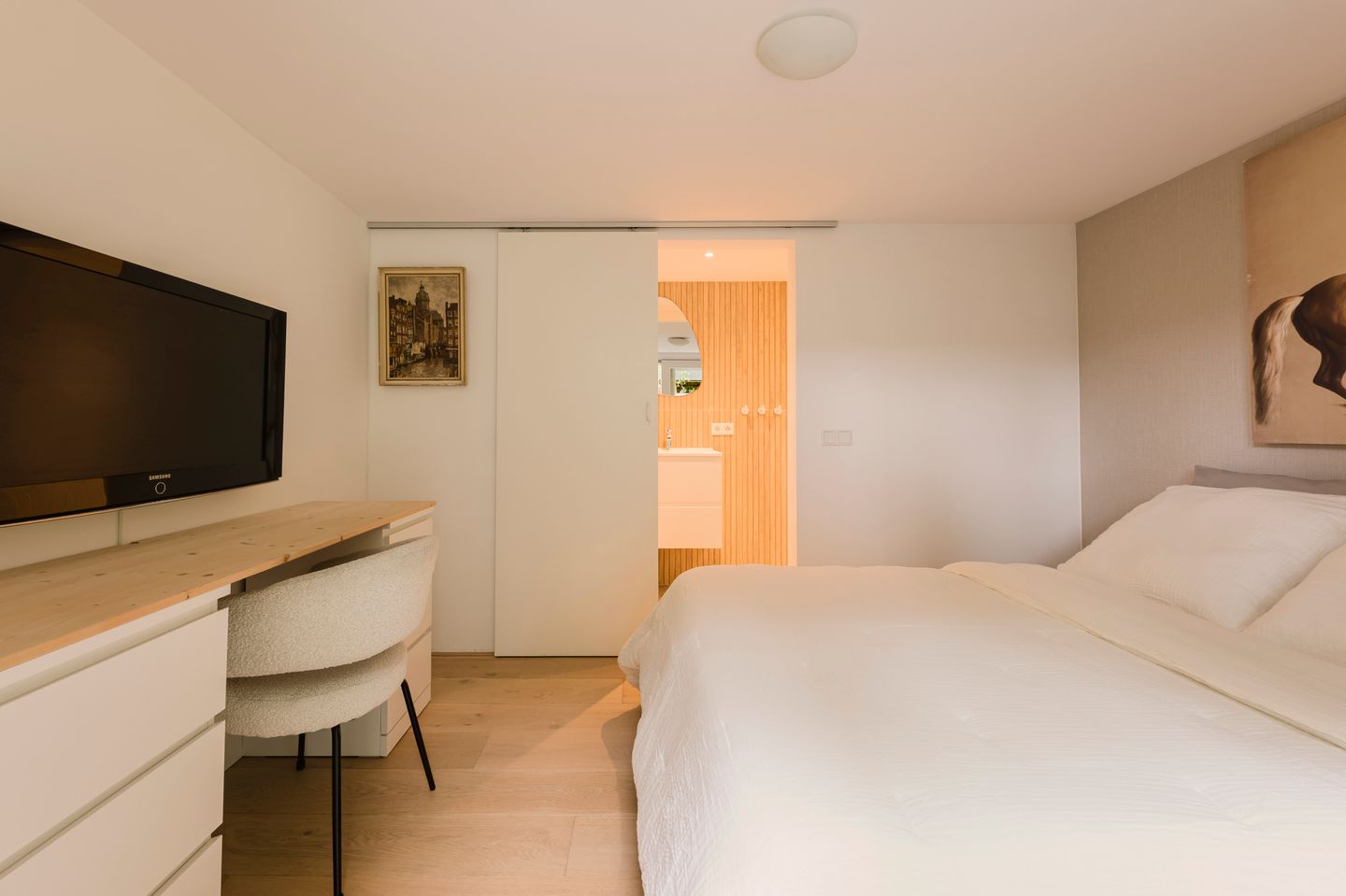 Renovated Family Home with Guest Suite and South West Garden in Huizen — 35