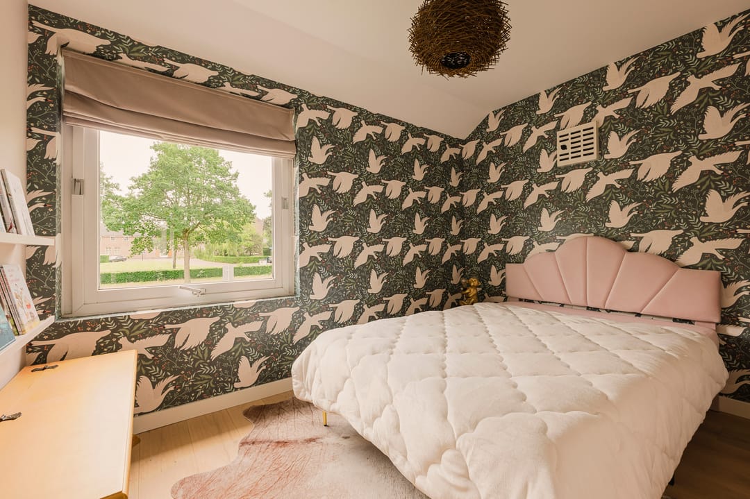 Renovated Family Home with Guest Suite and South West Garden in Huizen — 26
