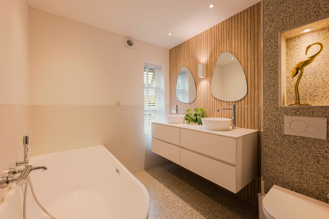 Renovated Family Home with Guest Suite and South West Garden in Huizen — 23