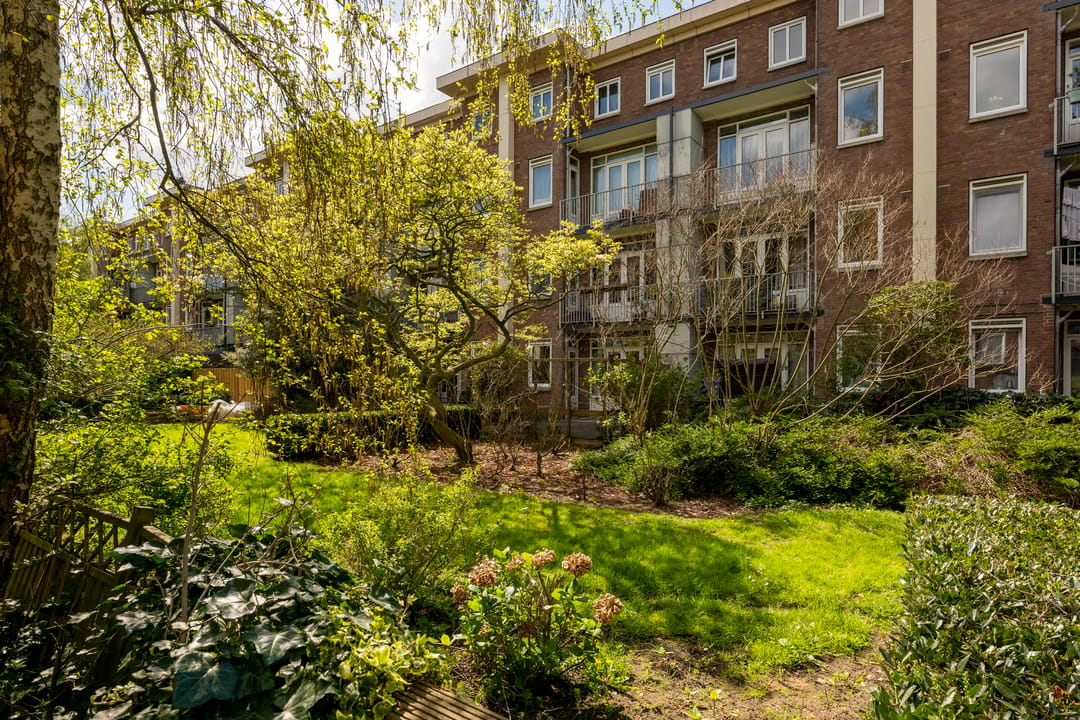 Photo 16 of Alblasstraat 44-H