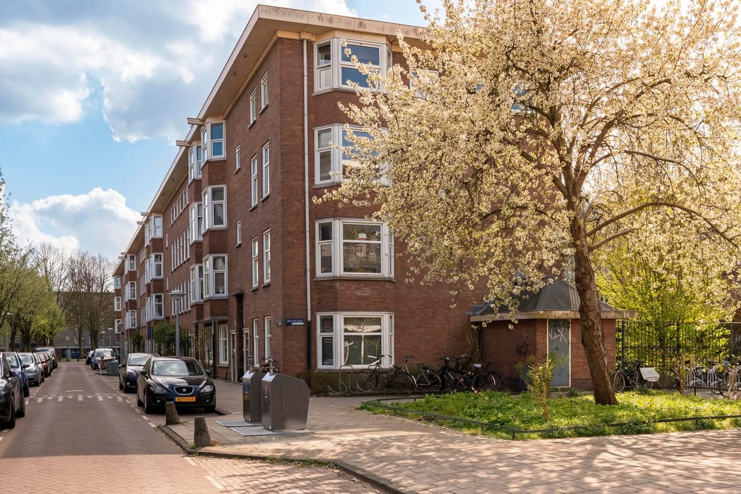 Photo 28 of Alblasstraat 44-H