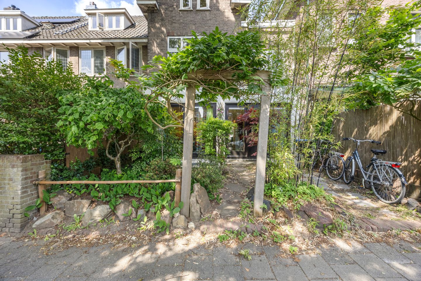 Spacious Ground Floor Apartment with Character in Nijmegen-Oost — 35