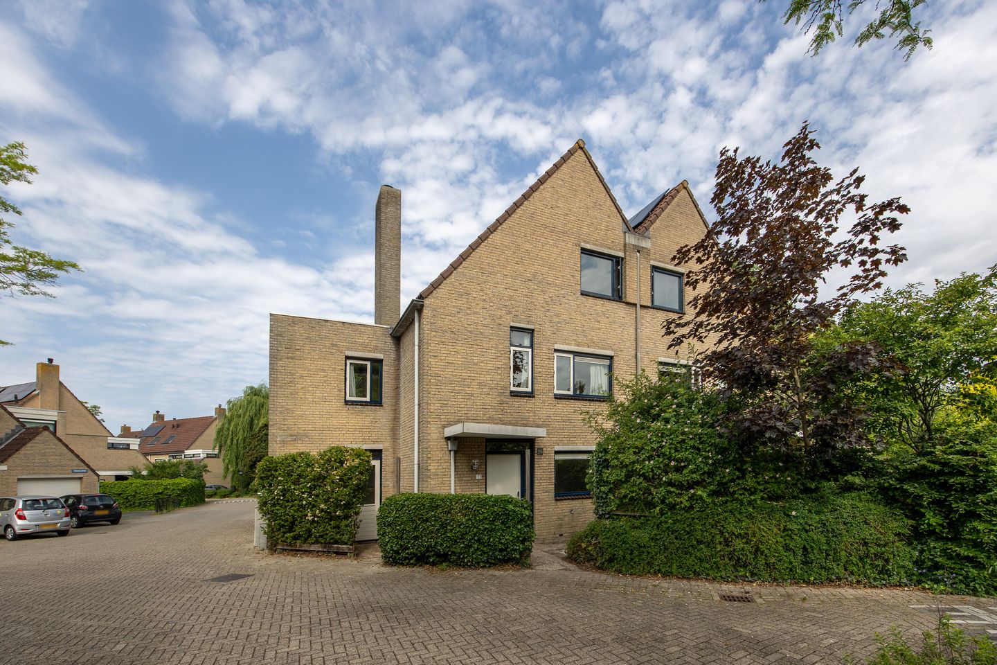 Spacious Semi-Detached Villa with Garden and Water Views in Leiden's Merenwijk — 25