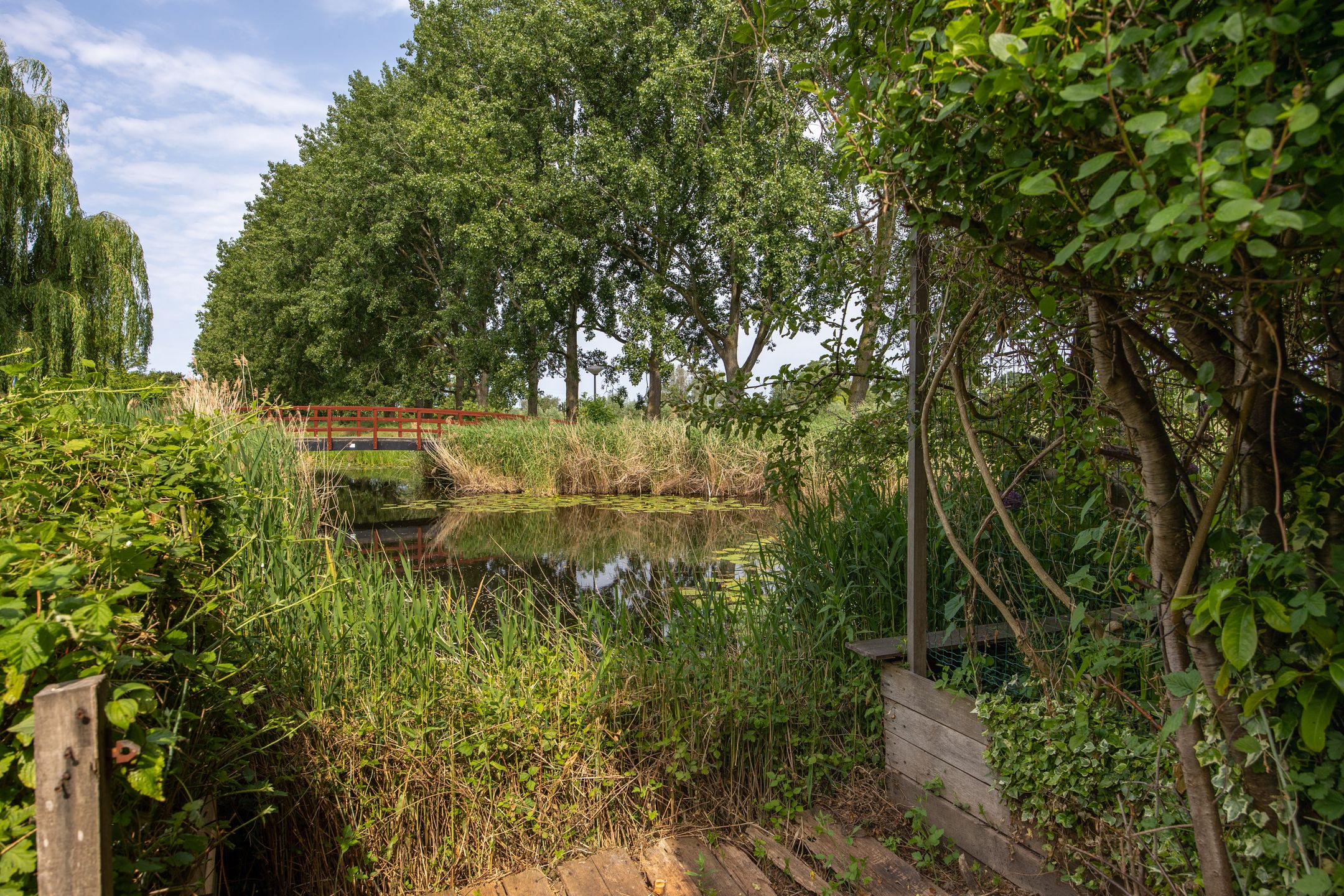 Spacious Semi-Detached Villa with Garden and Water Views in Leiden's Merenwijk — 24