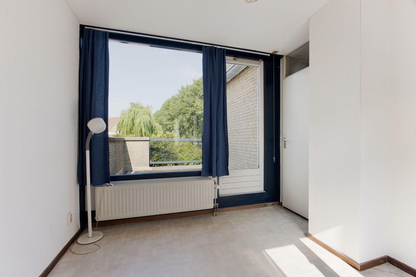 Spacious Semi-Detached Villa with Garden and Water Views in Leiden's Merenwijk — 14
