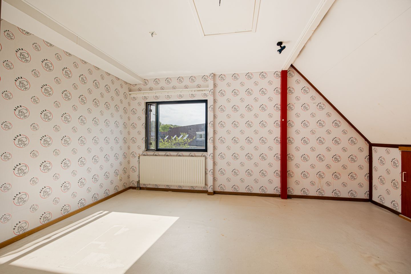 Spacious Semi-Detached Villa with Garden and Water Views in Leiden's Merenwijk — 20