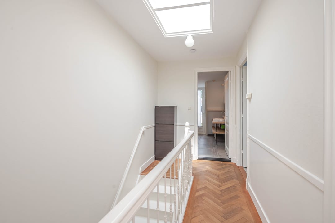 Characterful 1890s Townhouse with Preserved Period Details in Regentessekwartier — 56