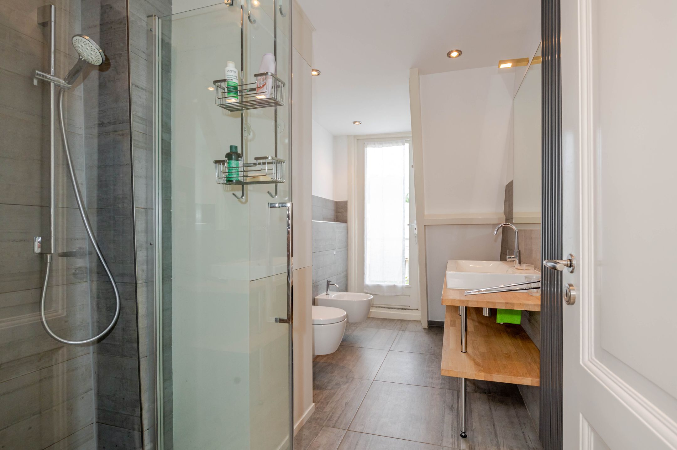 Characterful 1890s Townhouse with Preserved Period Details in Regentessekwartier — 57