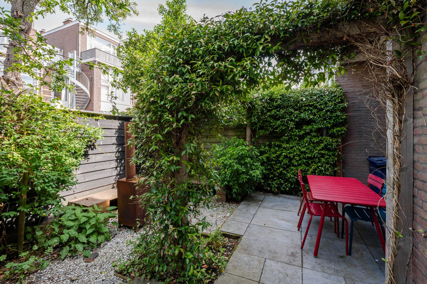 Characterful 1890s Townhouse with Preserved Period Details in Regentessekwartier — 25