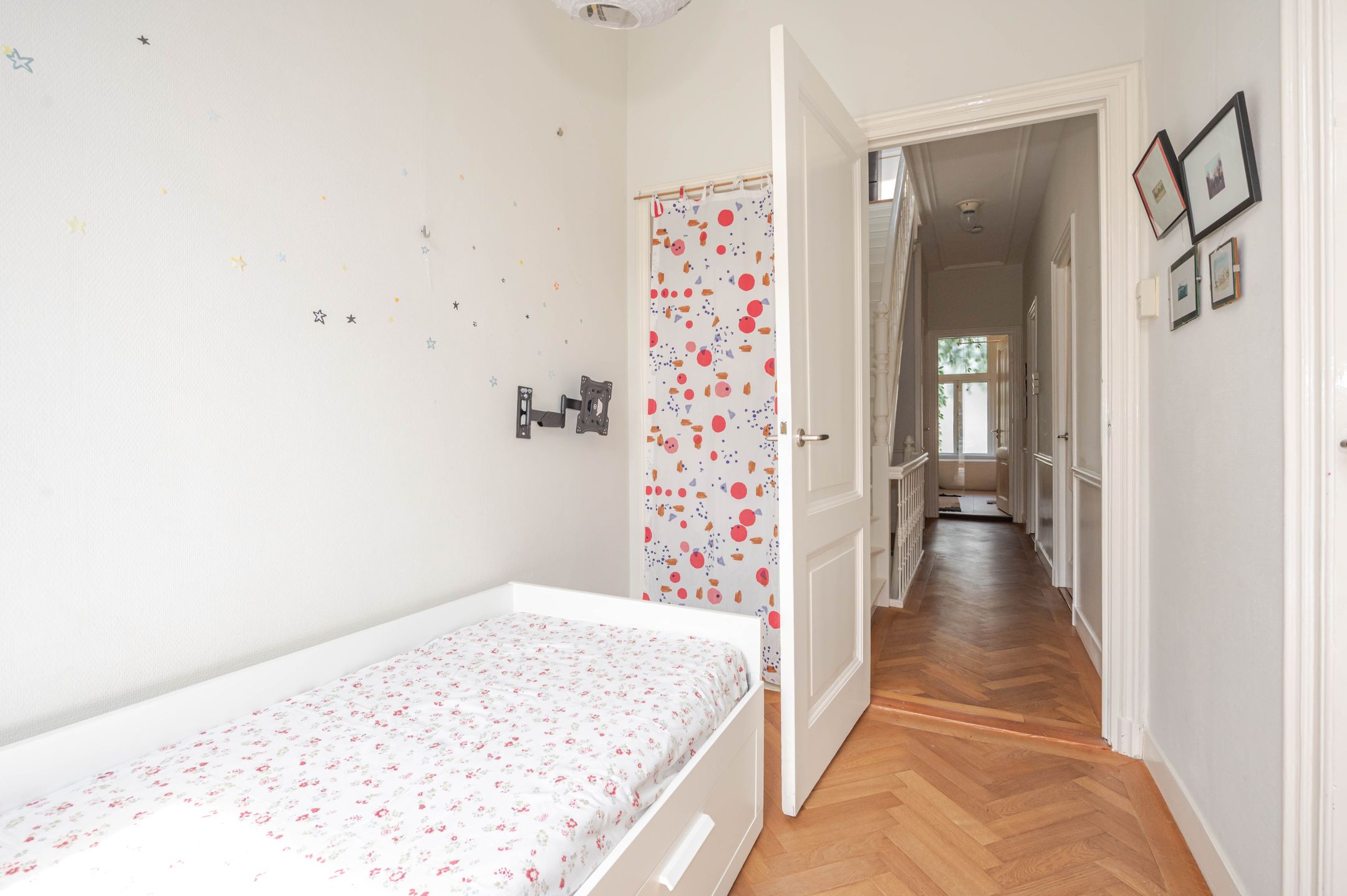Characterful 1890s Townhouse with Preserved Period Details in Regentessekwartier — 42