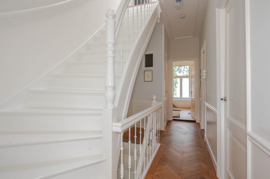 Characterful 1890s Townhouse with Preserved Period Details in Regentessekwartier — 43