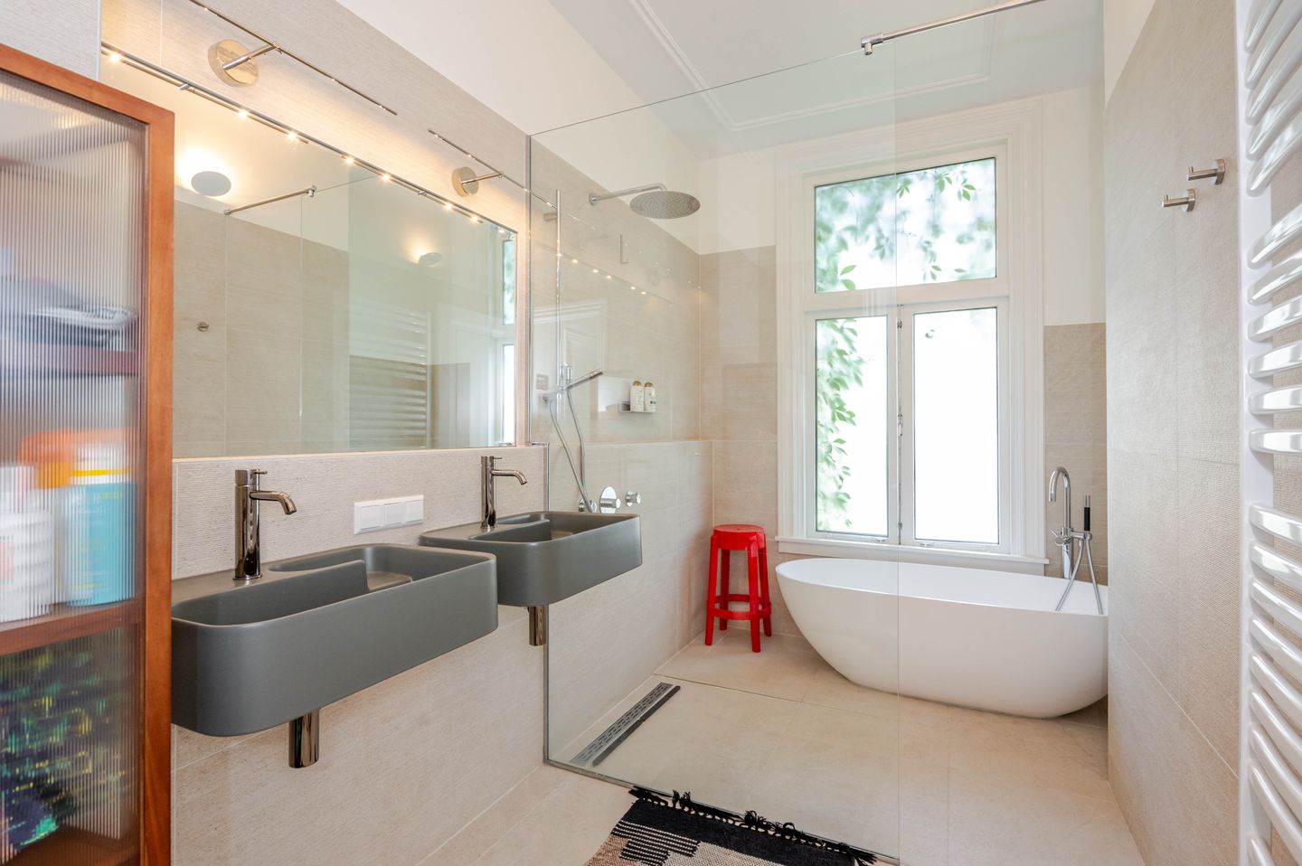 Characterful 1890s Townhouse with Preserved Period Details in Regentessekwartier — 44
