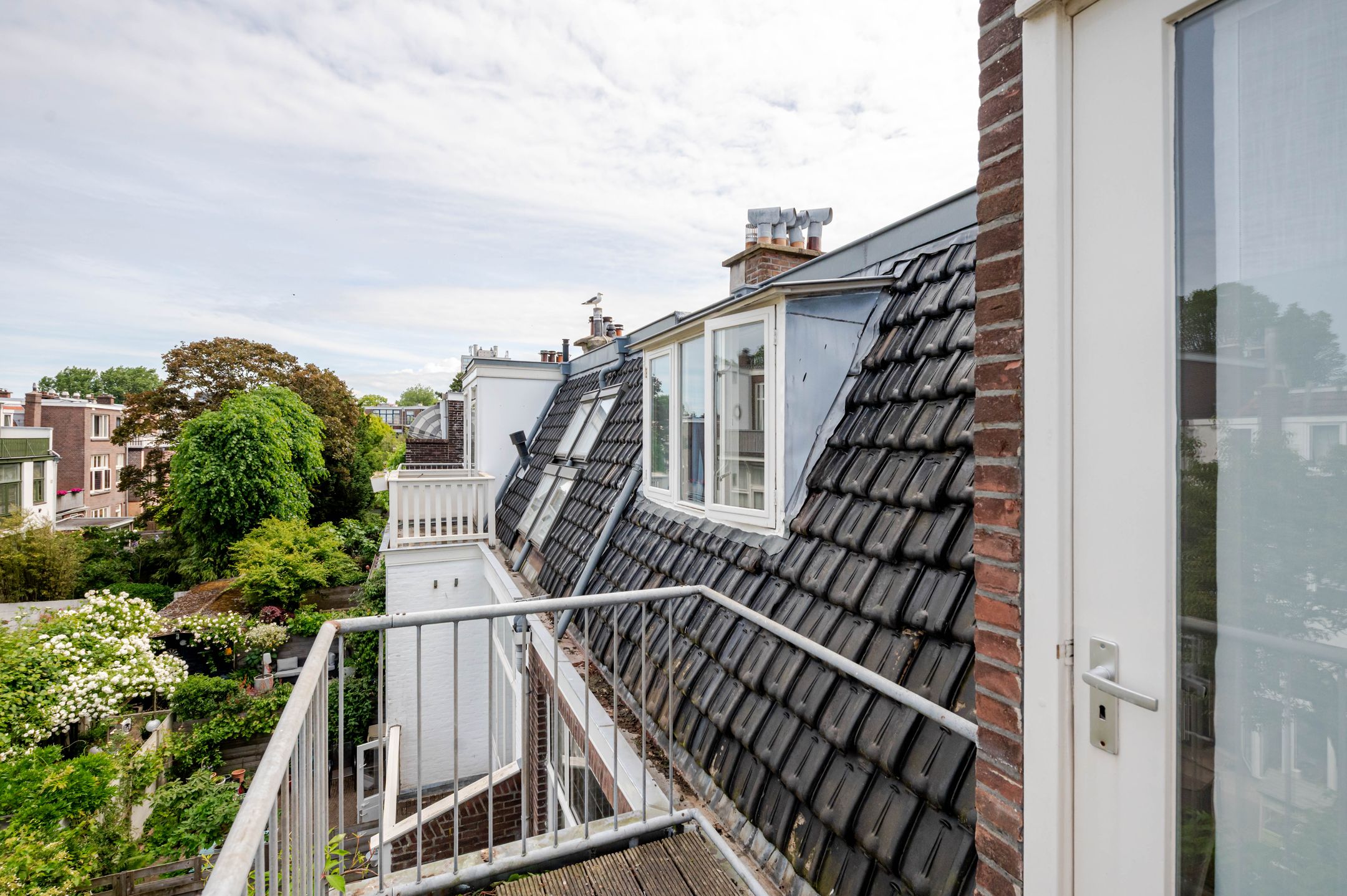 Characterful 1890s Townhouse with Preserved Period Details in Regentessekwartier — 60