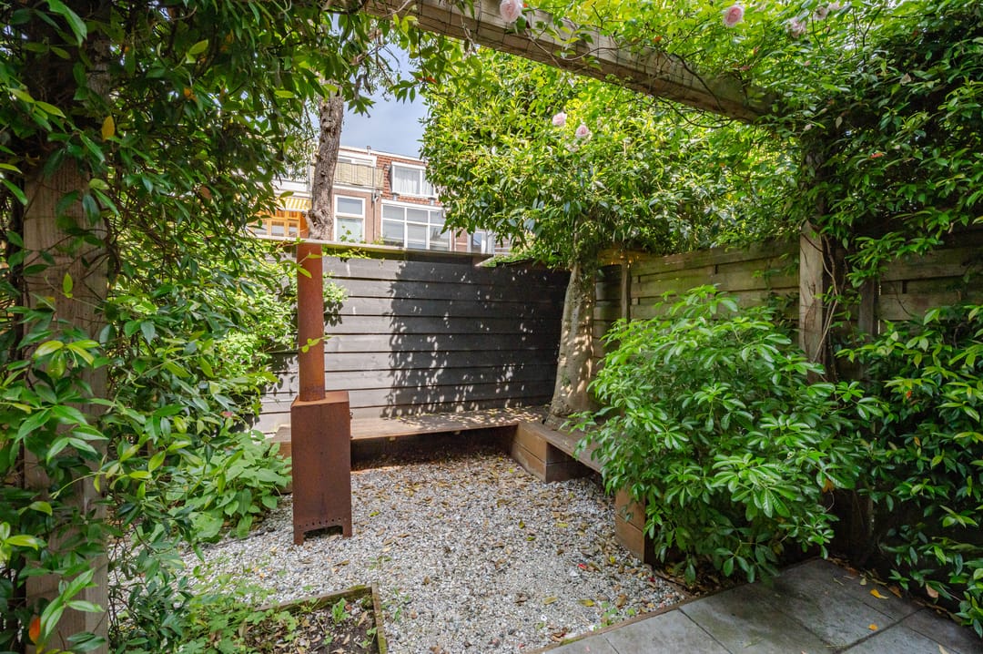 Characterful 1890s Townhouse with Preserved Period Details in Regentessekwartier — 28