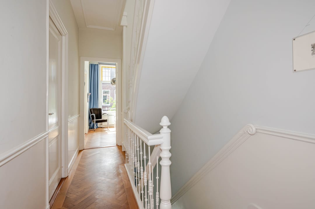 Characterful 1890s Townhouse with Preserved Period Details in Regentessekwartier — 32