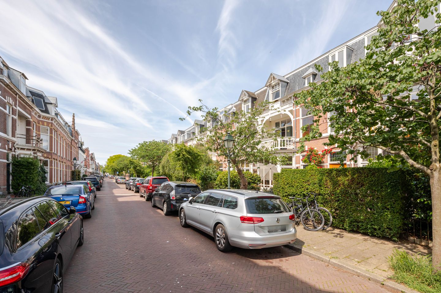 Characterful 1890s Townhouse with Preserved Period Details in Regentessekwartier — 70