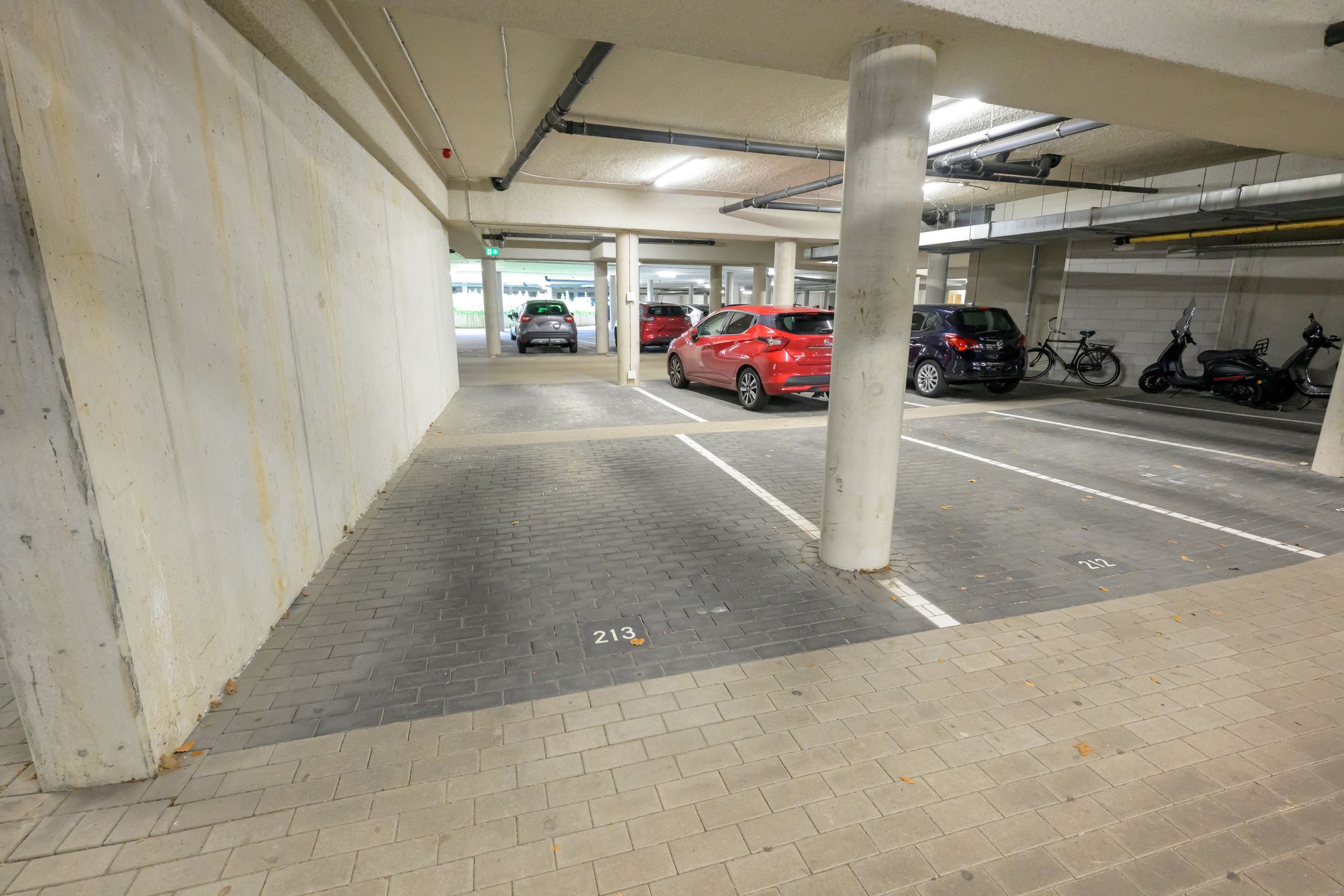Luxury 3-Room Apartment with Private Parking and Wellness Facilities in Rijnsburg — 24