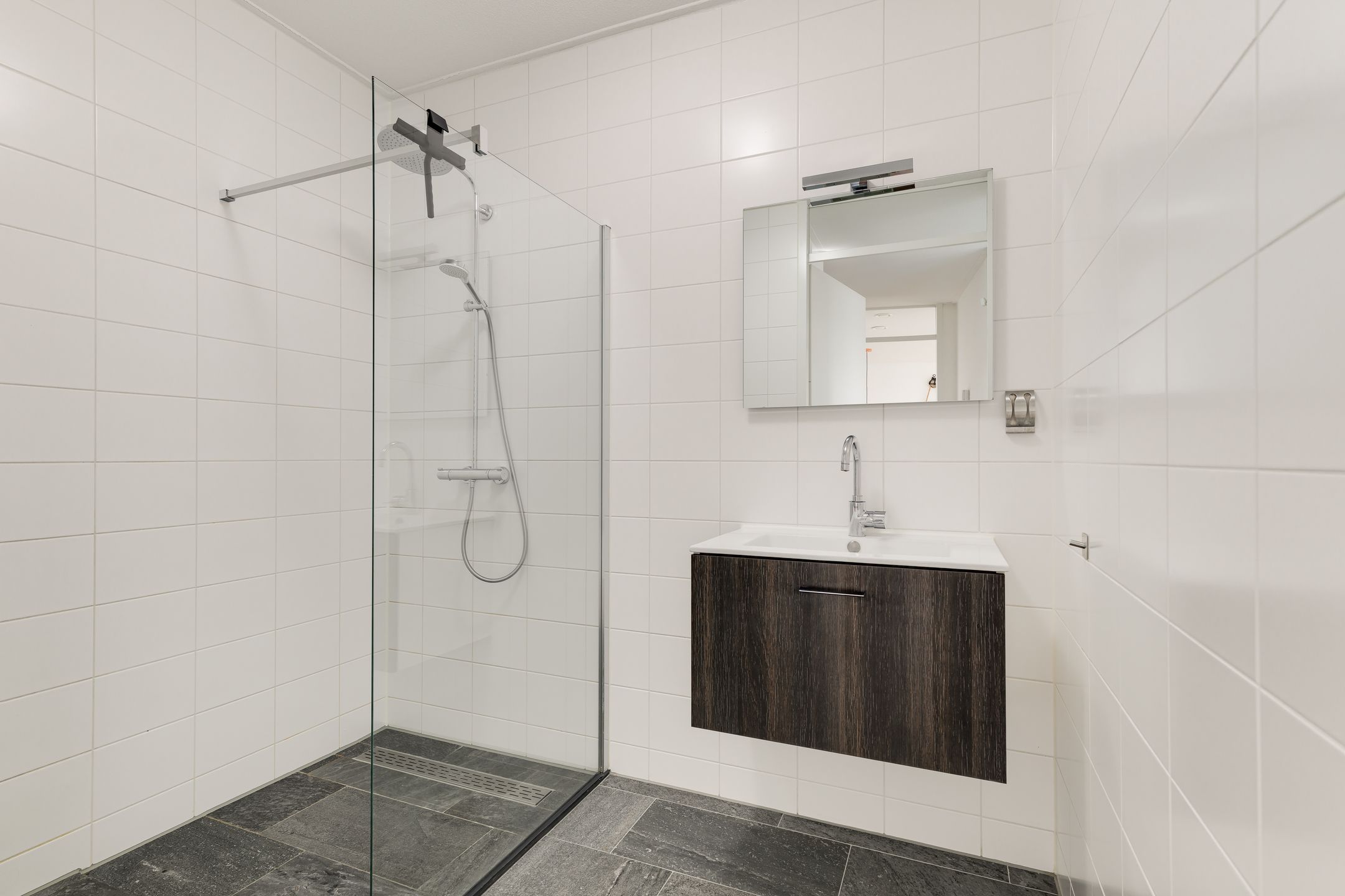 Luxury 3-Room Apartment with Private Parking and Wellness Facilities in Rijnsburg — 18