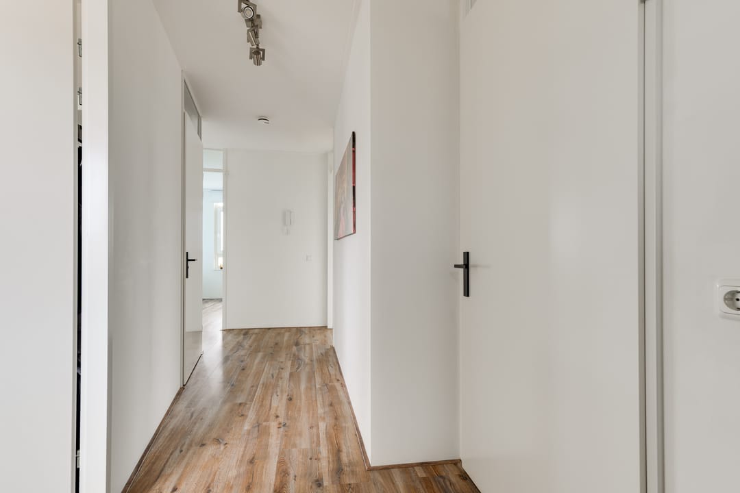 Luxury 3-Room Apartment with Private Parking and Wellness Facilities in Rijnsburg — 8