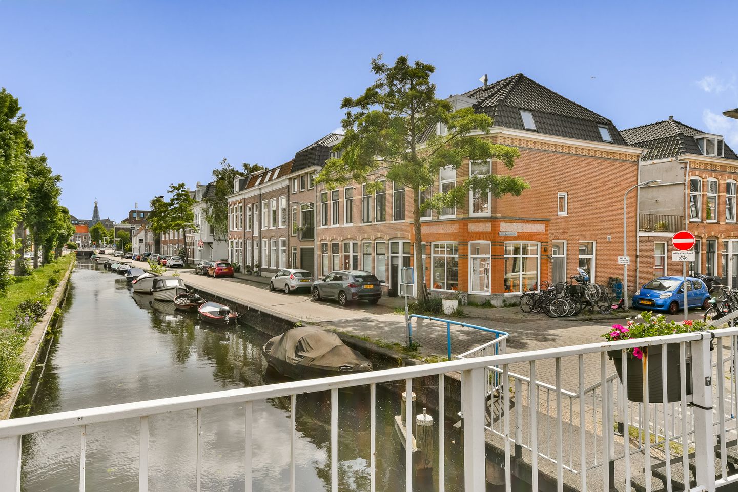 Charming 1906 Upstairs Apartment with Terrace Near Haarlem Centre — 20