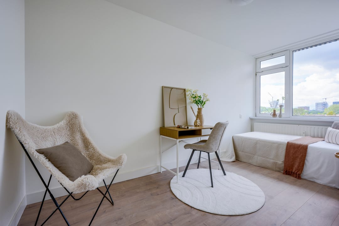Spacious corner apartment in Utrecht Overvecht with two balconies and free views — 22