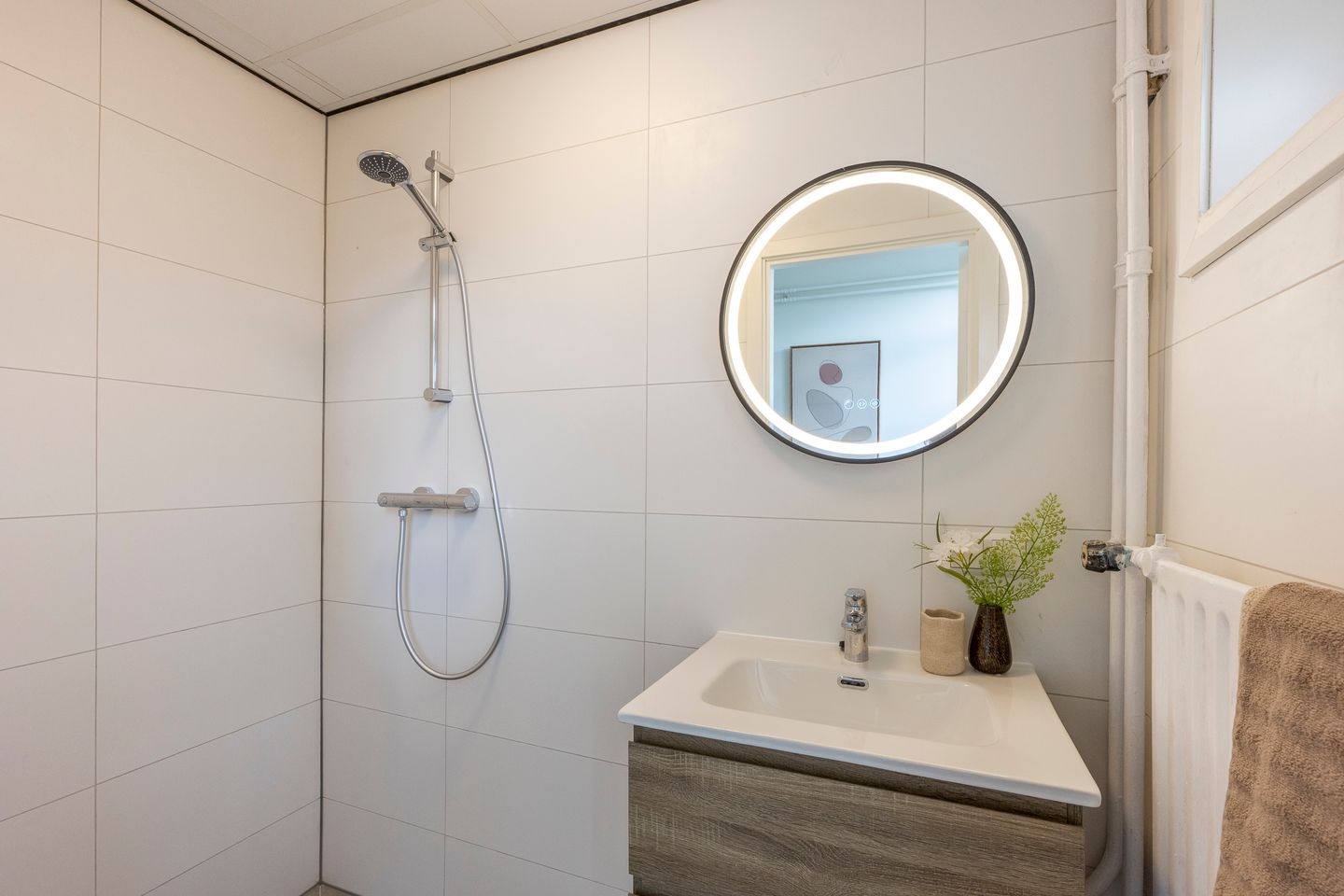 Spacious corner apartment in Utrecht Overvecht with two balconies and free views — 25