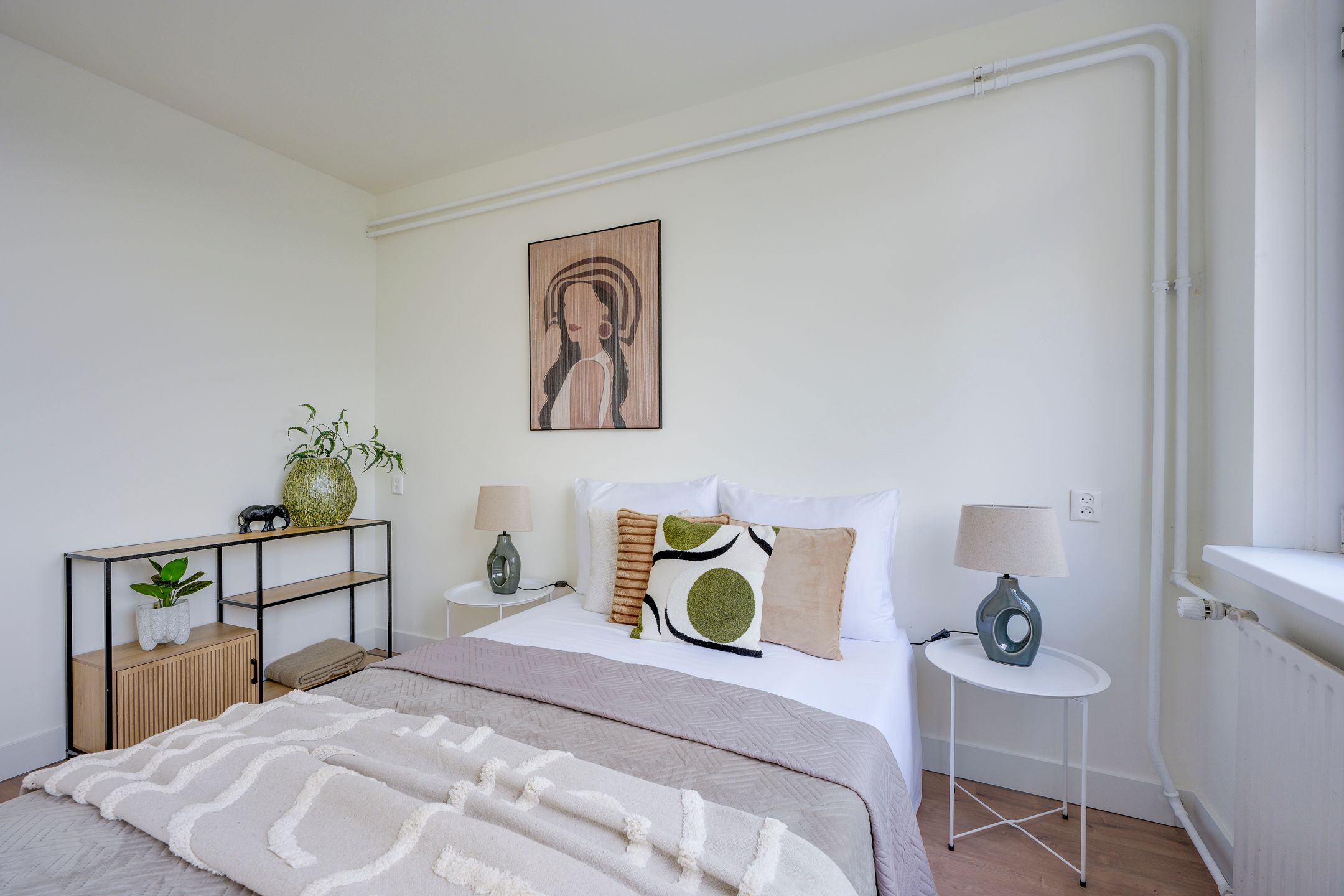 Spacious corner apartment in Utrecht Overvecht with two balconies and free views — 15