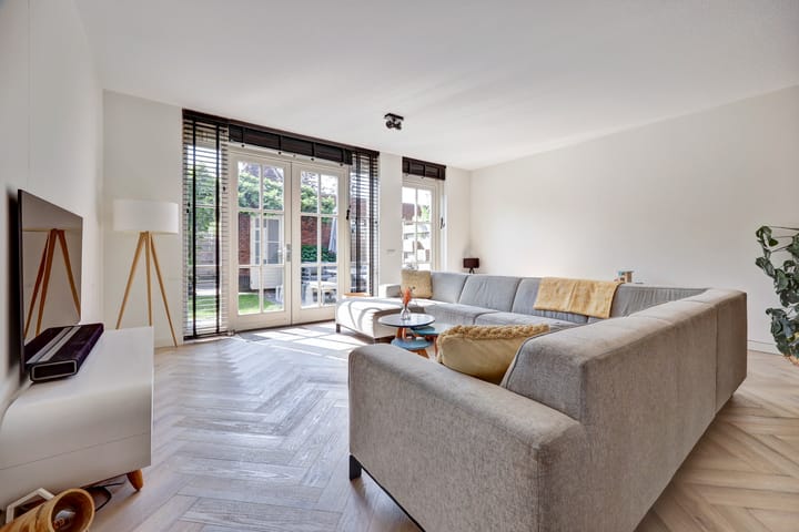 Photo 2 of Lucebertstraat 4