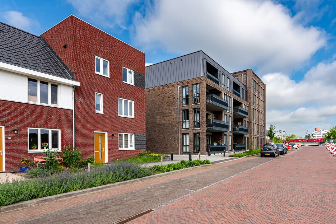 Photo 22 of Helmichstraat 2