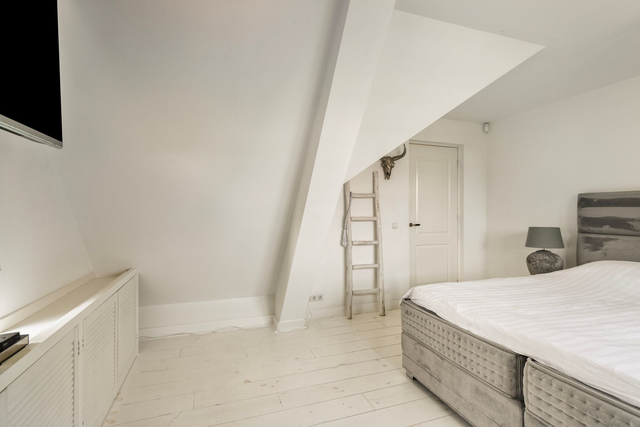 Photo 36 of Bilderdam 33